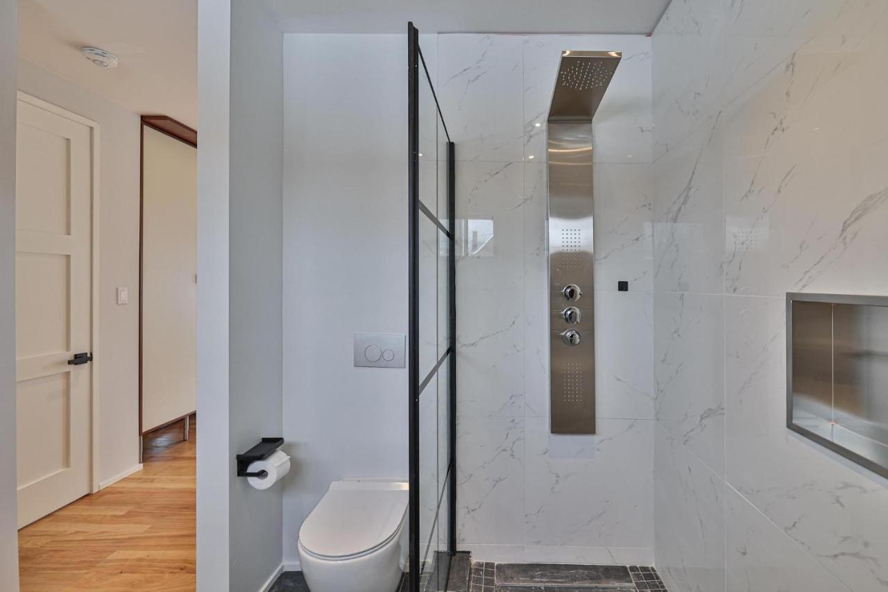 New Modern 1400 Sq Ft Coach House Near Everything 多伦多 外观 照片