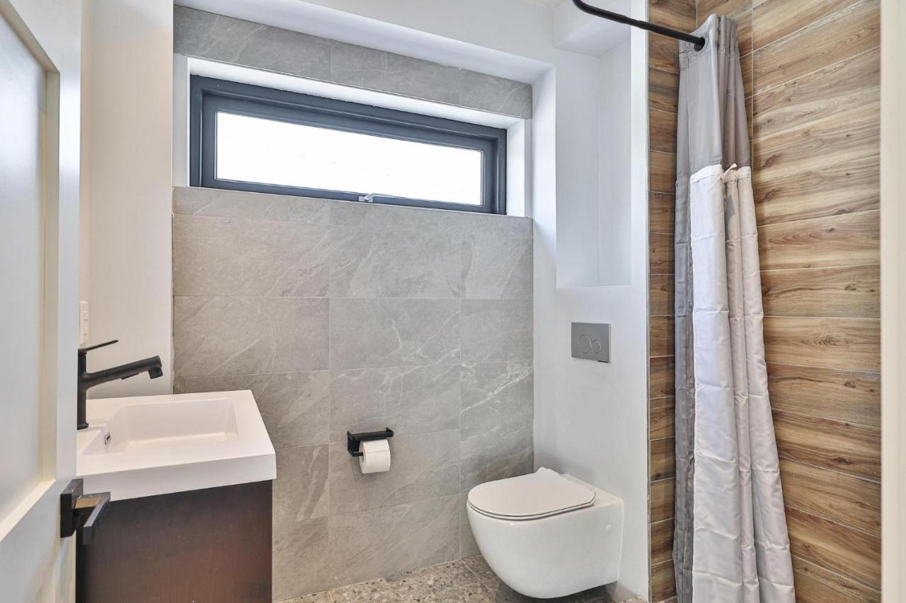 New Modern 1400 Sq Ft Coach House Near Everything 多伦多 外观 照片