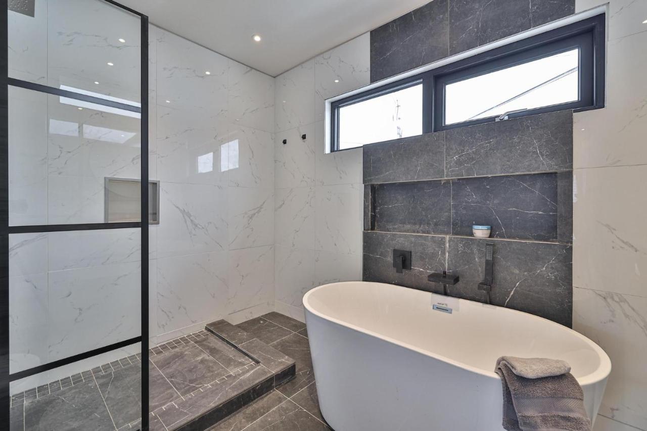 New Modern 1400 Sq Ft Coach House Near Everything 多伦多 外观 照片